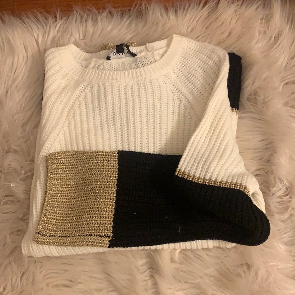 Shirt is brand new from DKNY I never wore it